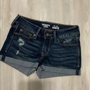 Levi’s denim shorts waist size 24